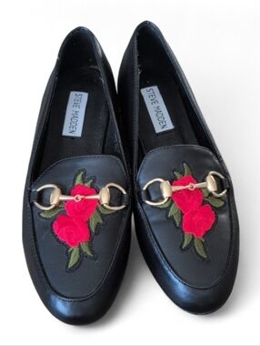 Steve Madden Black Rose Embroidered Loafers – Women’s US 7(Fits More like 6/6.5)